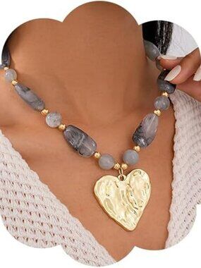 NEW Beaded Necklace Chunky Acrylic Beads & Heart Pendant Colorful Classy Jewelry